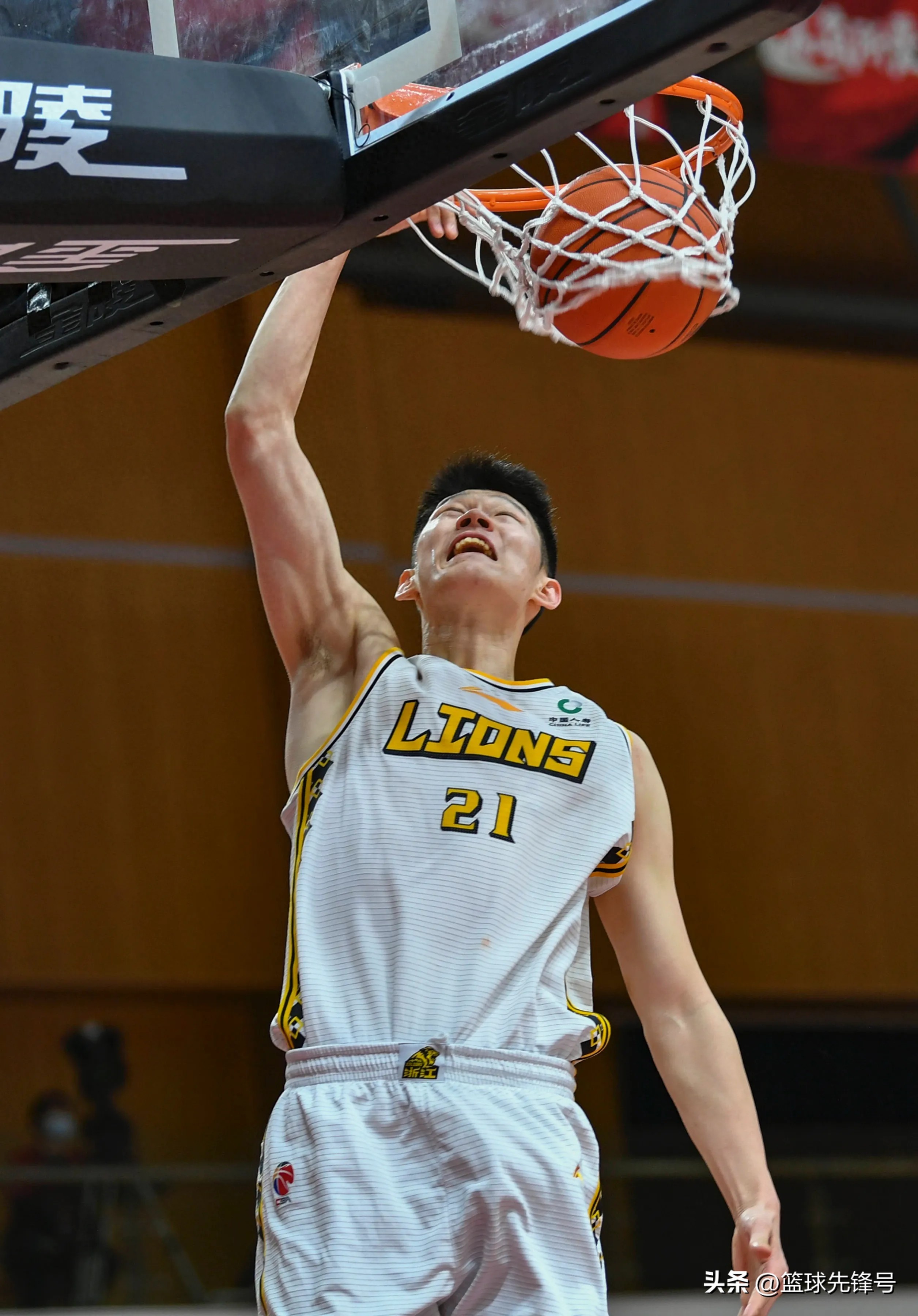 旺财28娱乐-赛前国王杯焦点战;广厦男篮门线救险;引发热议;数据趋势出现新变化(2026世界杯赛程表完整版)