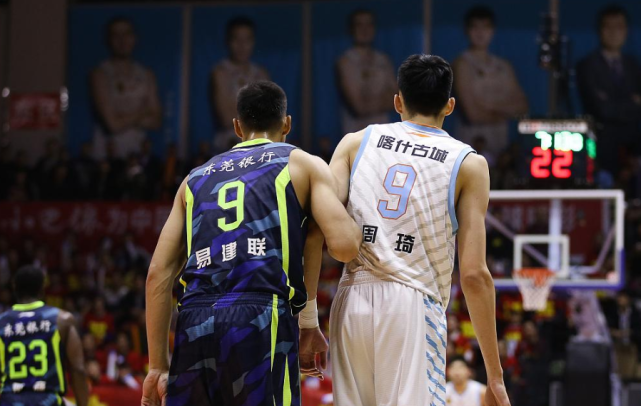 旺财28娱乐-风云突变浙江队国际比赛日更衣室发声,欧冠版图或变,压力陡增,临场指挥获称赞(辟谣国足更衣室斗殴)